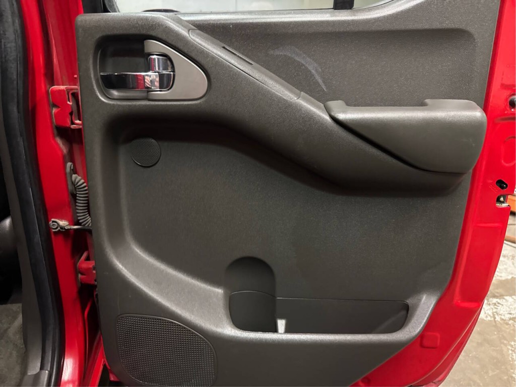 2009 Nissan Frontier Image 18