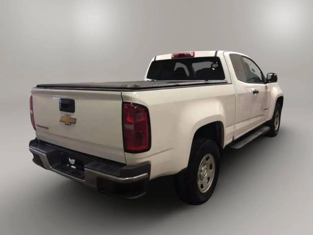 2016 Chevrolet Colorado Image 2