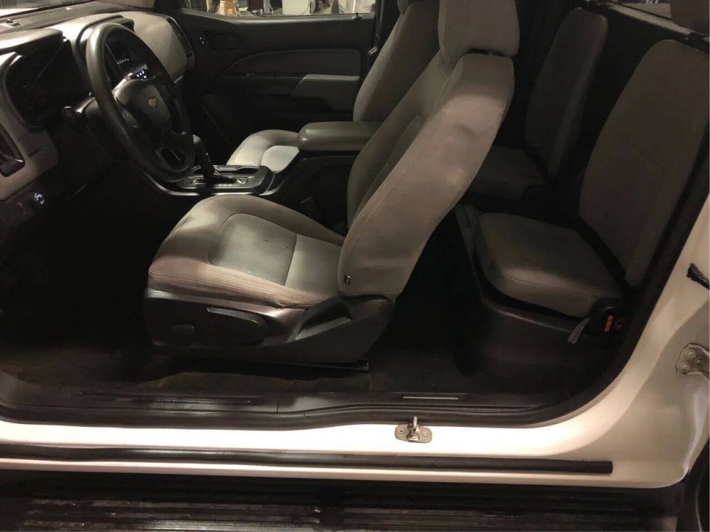 2016 Chevrolet Colorado Image 11