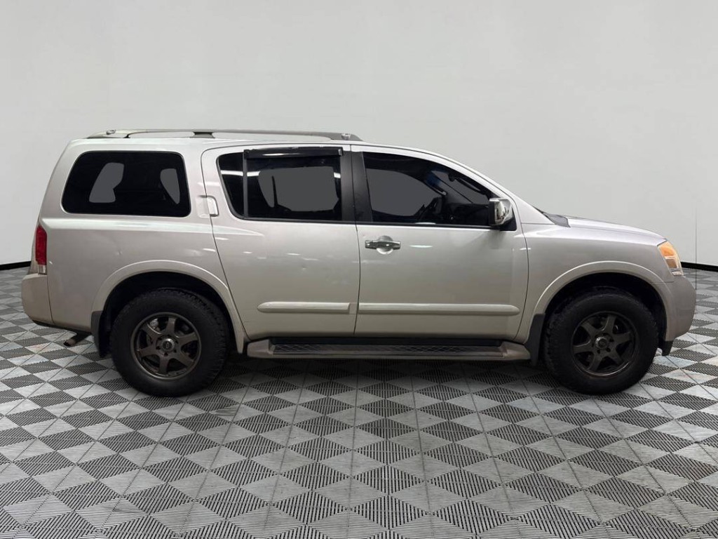 2012 Nissan Armada Image 1