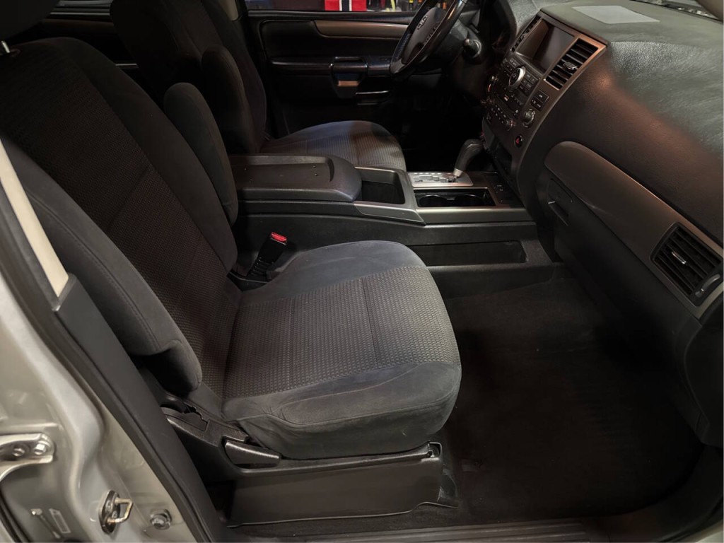 2012 Nissan Armada Image 11