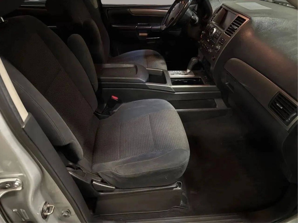 2012 Nissan Armada Image 11