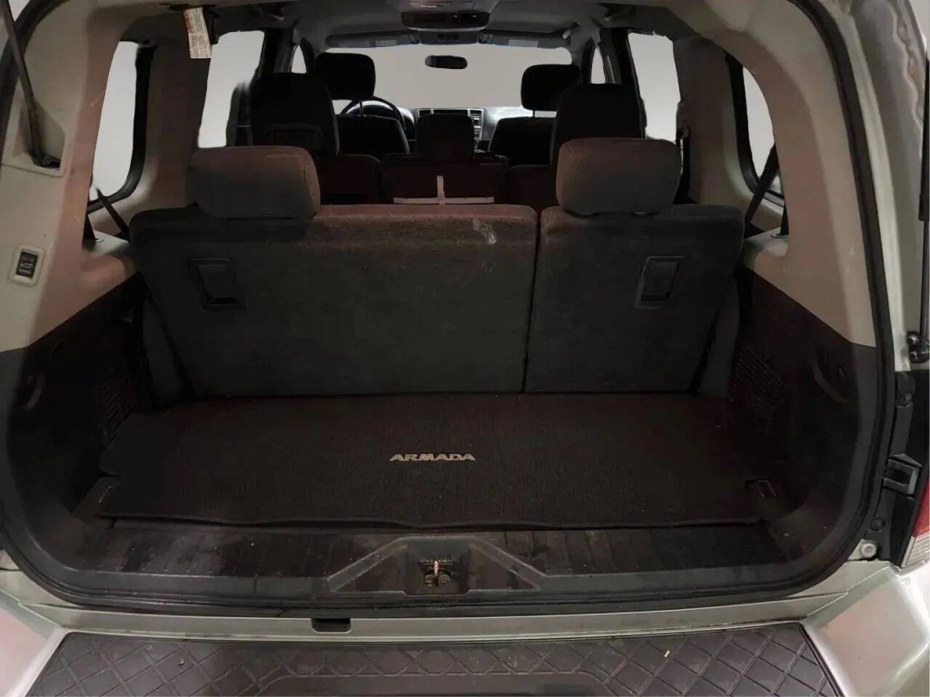 2012 Nissan Armada Image 12