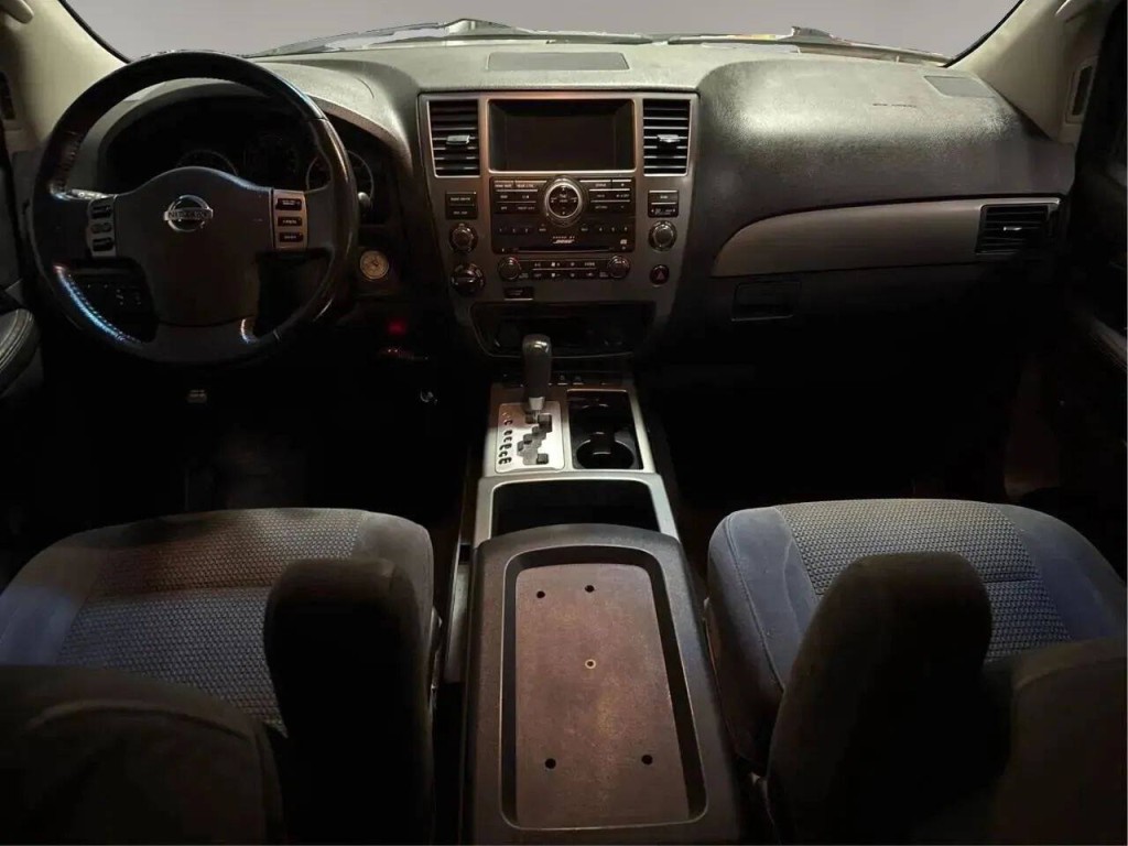 2012 Nissan Armada Image 17