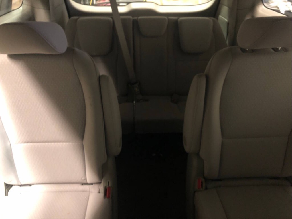 2016 Kia Sedona Image 12