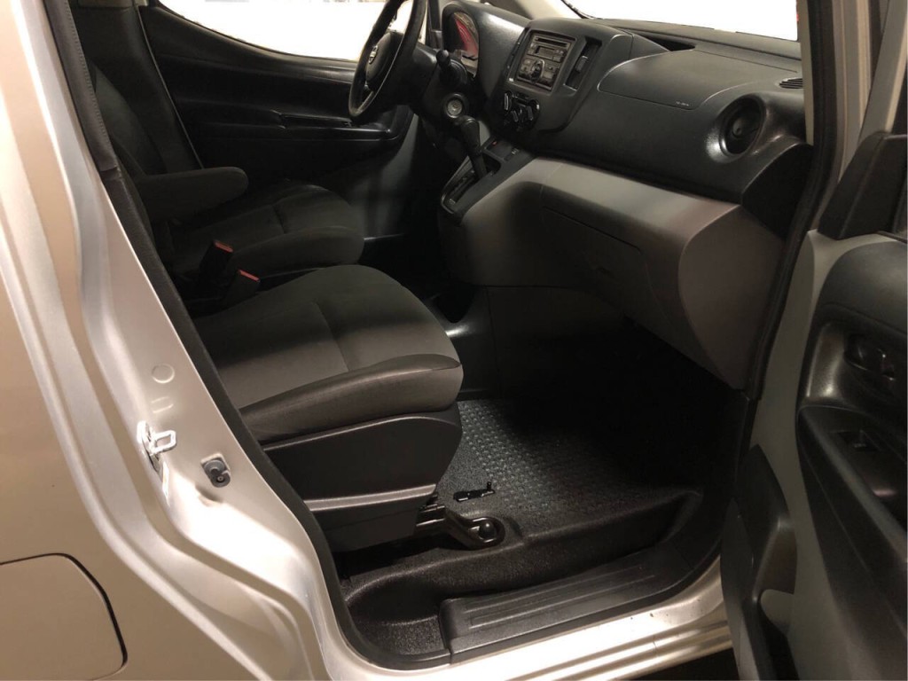 2019 Nissan NV200 Image 16