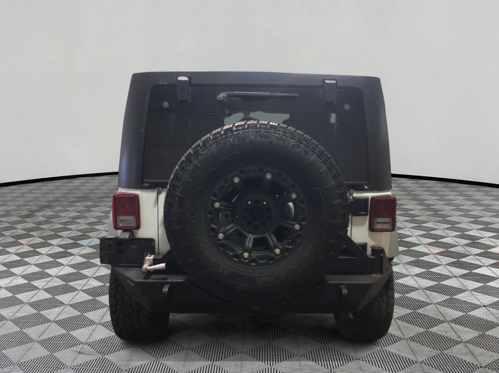 2011 Jeep Wrangler Unlimited Image 4