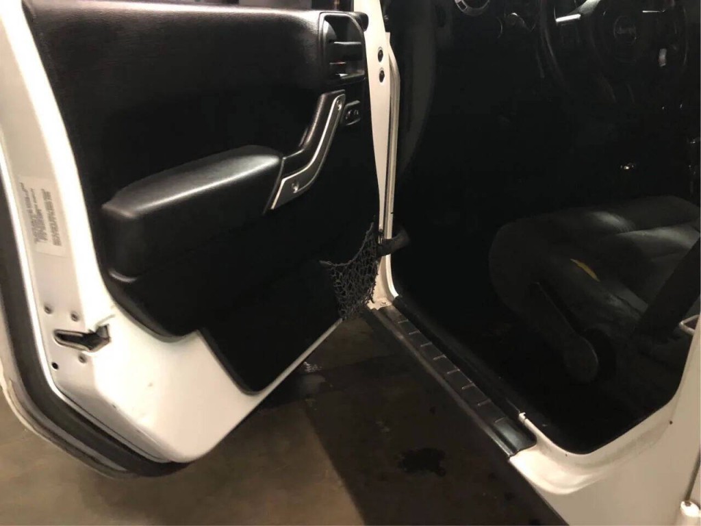 2011 Jeep Wrangler Unlimited Image 12