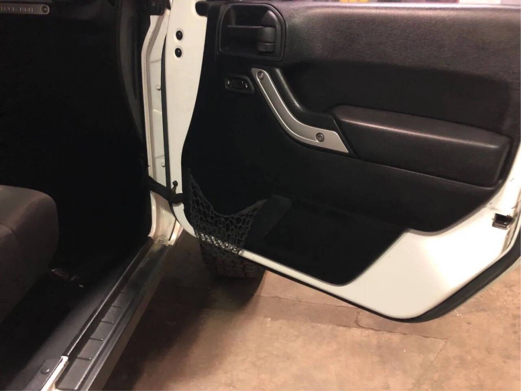 2011 Jeep Wrangler Unlimited Image 15