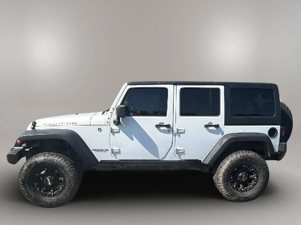 2011 Jeep Wrangler Unlimited Image 2