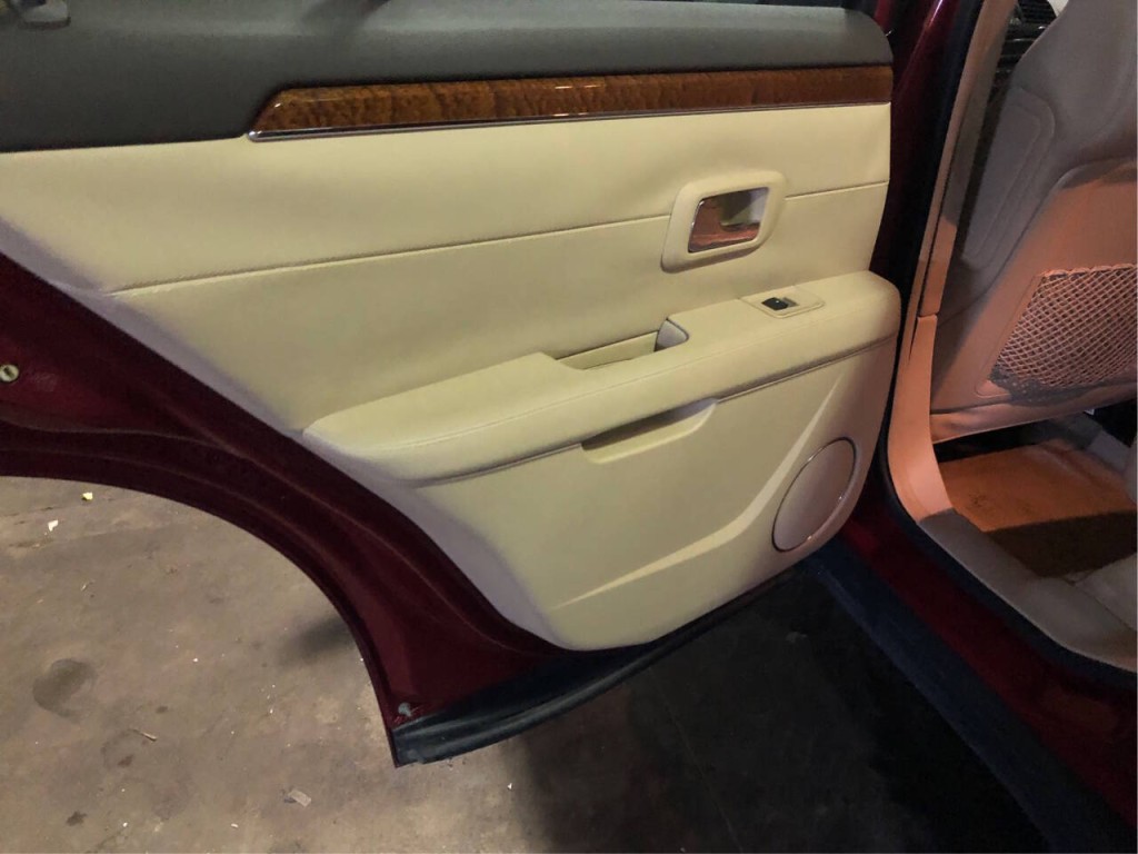 2008 Cadillac SRX Image 15