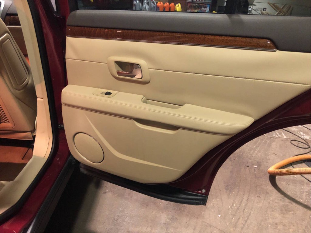 2008 Cadillac SRX Image 17