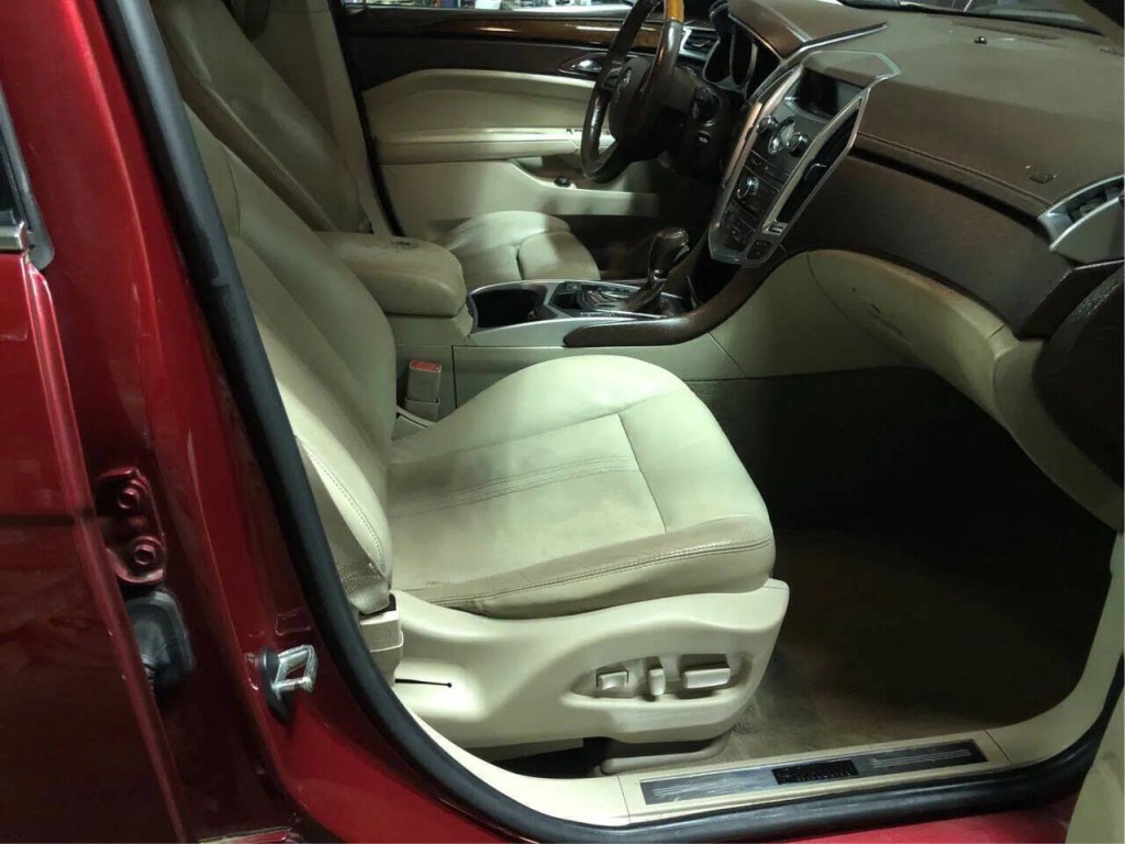 2011 Cadillac SRX Image 10