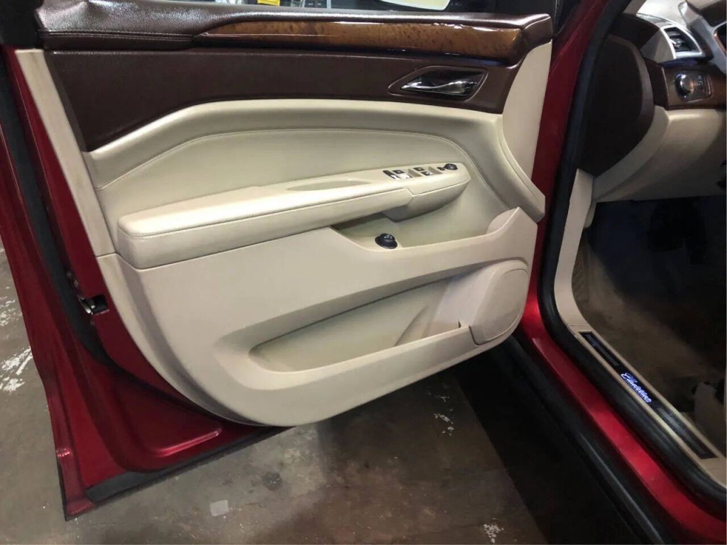 2011 Cadillac SRX Image 12