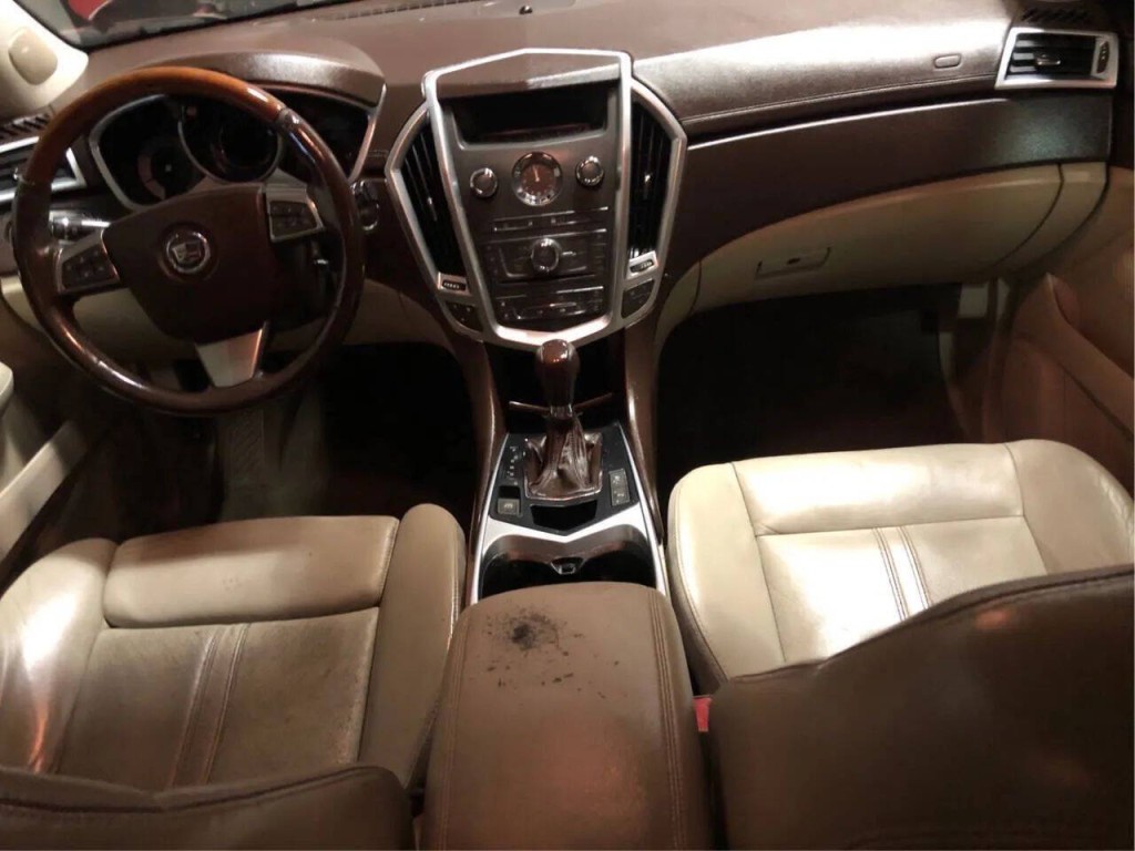 2011 Cadillac SRX Image 16