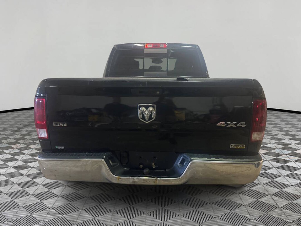 2016 RAM 1500 Image 2