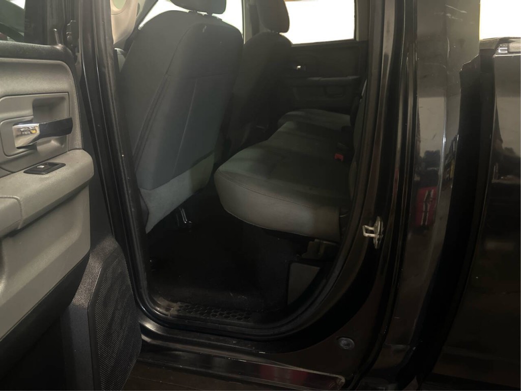 2016 RAM 1500 Image 9