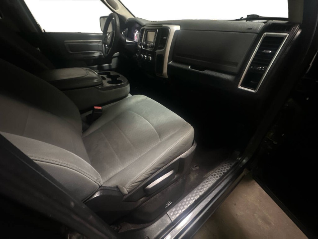 2016 RAM 1500 Image 12