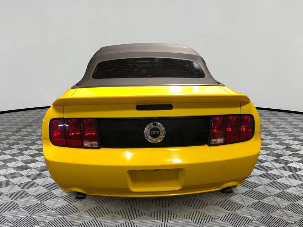 2006 Ford Mustang Image 3