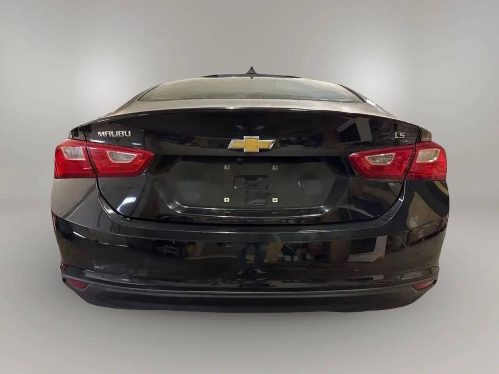 2016 Chevrolet Malibu Image 4