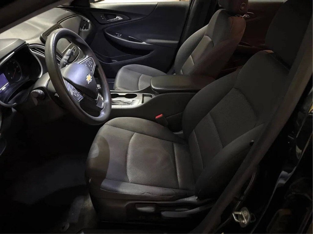 2016 Chevrolet Malibu Image 9