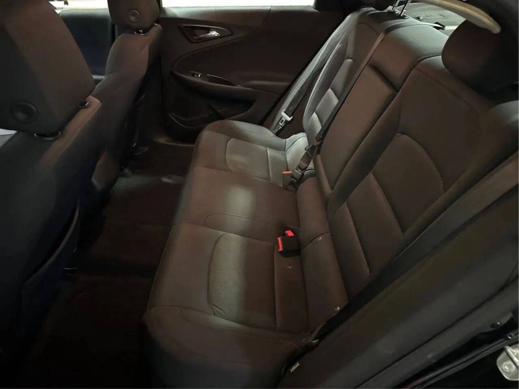 2016 Chevrolet Malibu Image 10