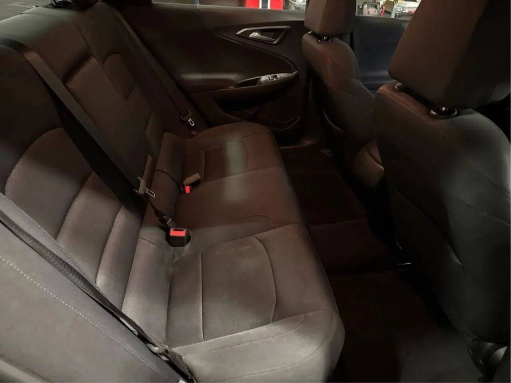 2016 Chevrolet Malibu Image 12