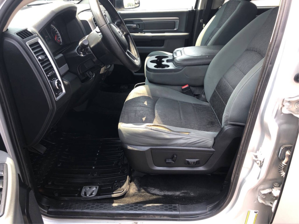 2015 RAM 1500 Image 9