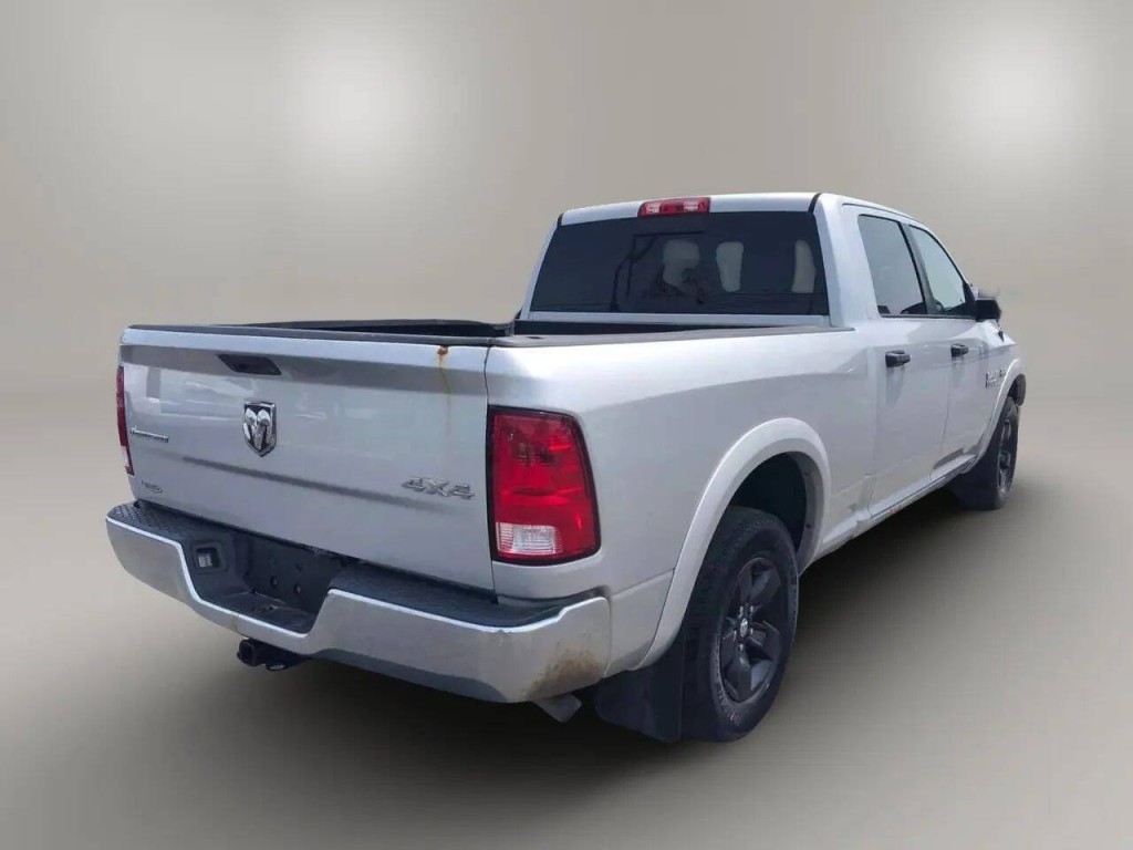 2015 RAM 1500 Image 3