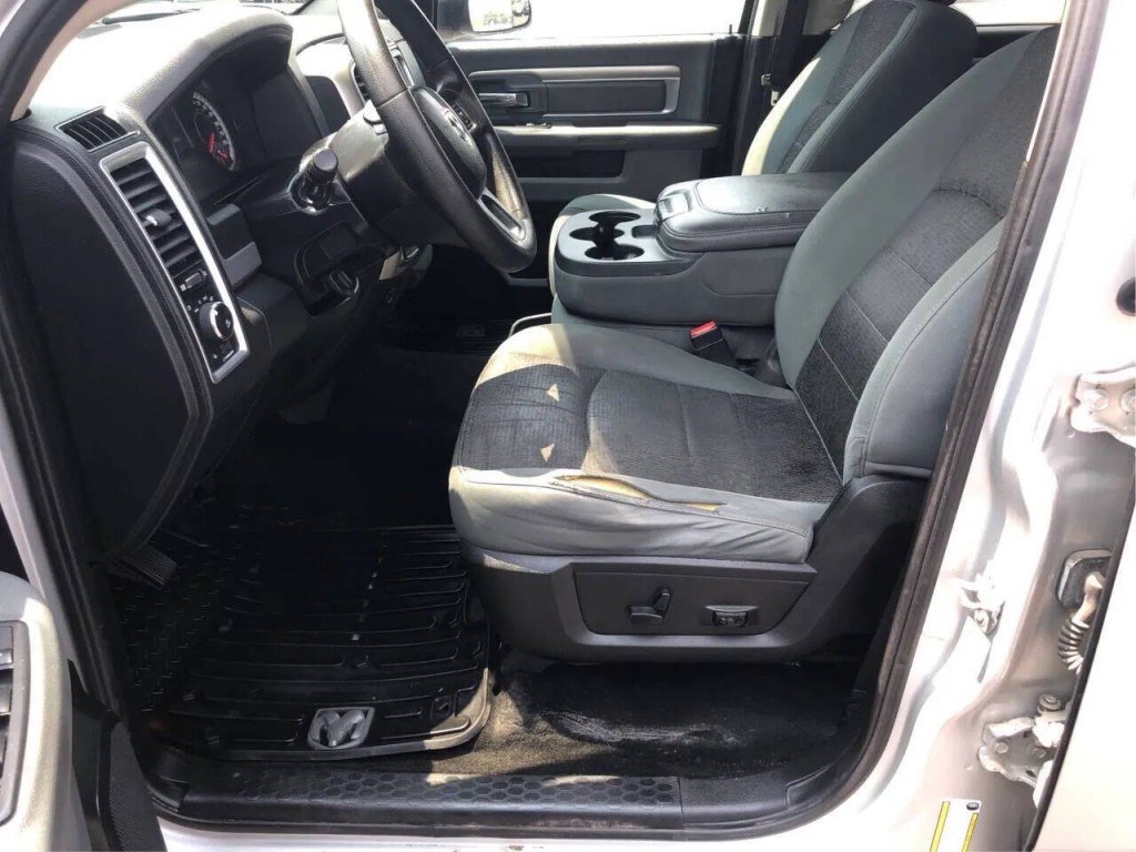 2015 RAM 1500 Image 9