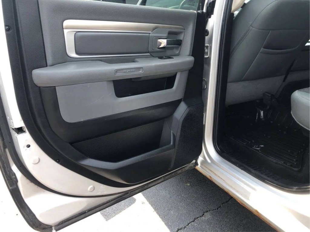 2015 RAM 1500 Image 16