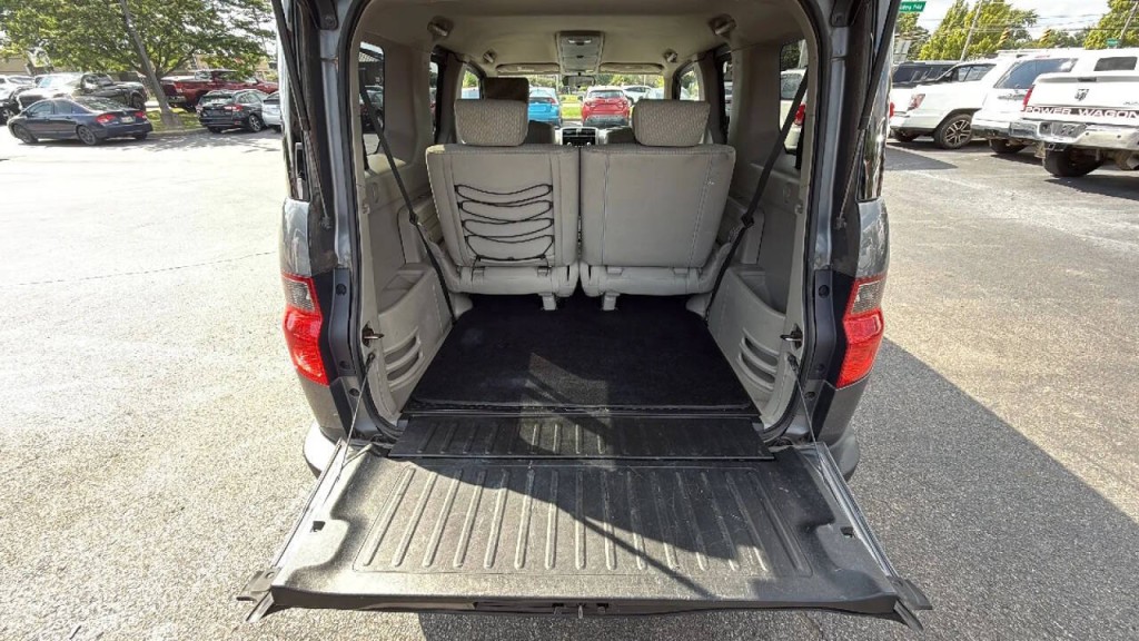 2011 Honda Element Image 18