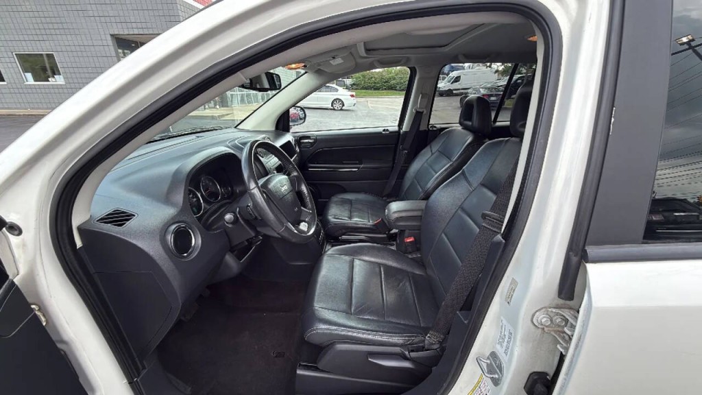 2009 Jeep Compass Image 10