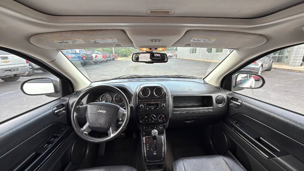 2009 Jeep Compass Image 13