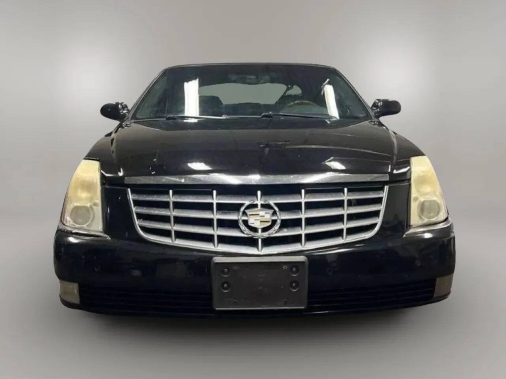 2006 Cadillac DTS Image 2