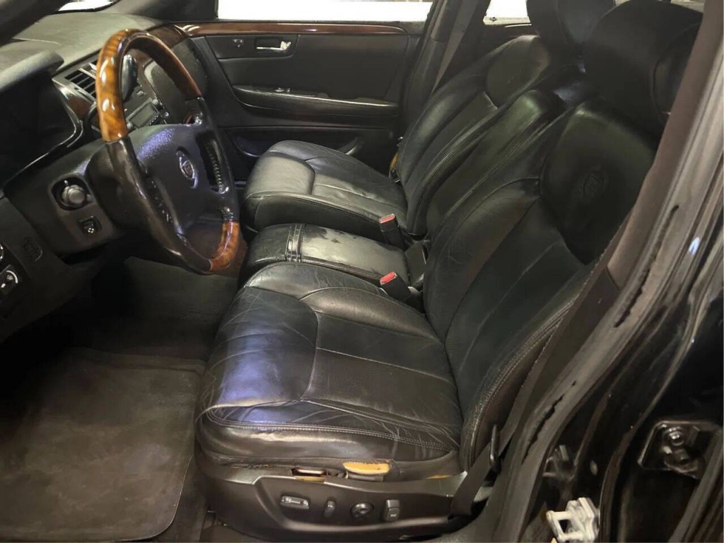 2006 Cadillac DTS Image 8