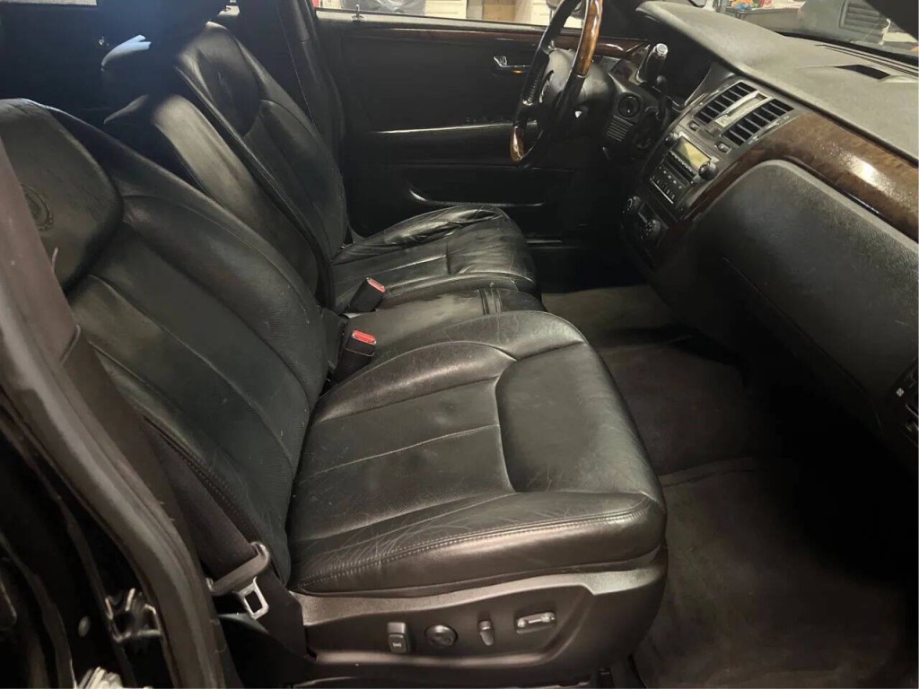 2006 Cadillac DTS Image 10