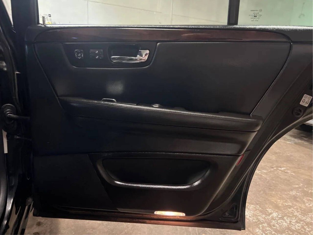 2006 Cadillac DTS Image 16