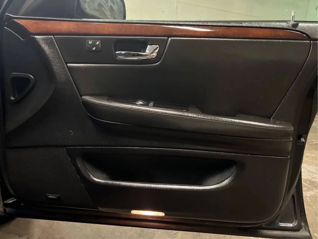 2006 Cadillac DTS Image 18