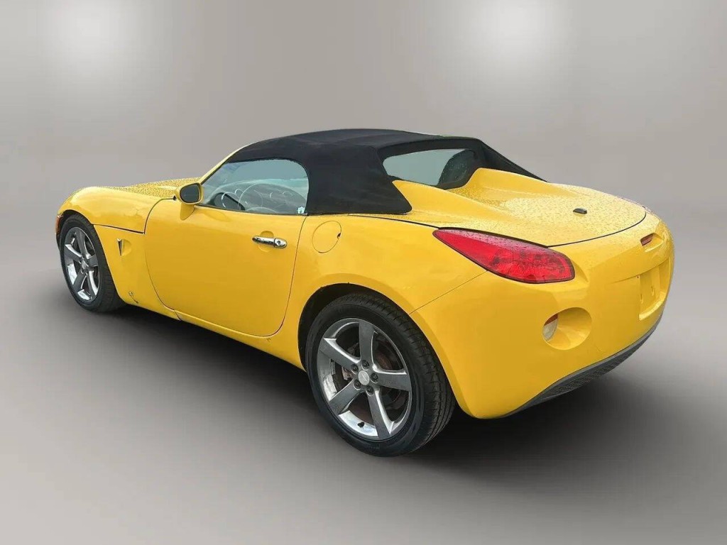 2006 Pontiac Solstice Image 3