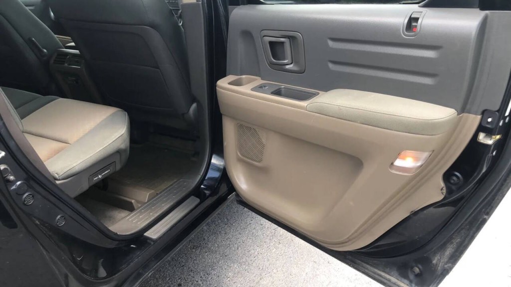 2006 Honda Ridgeline Image 13