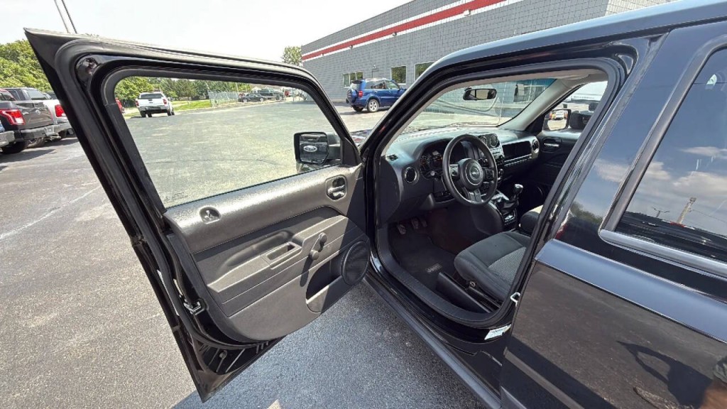 2014 Jeep Patriot Image 9