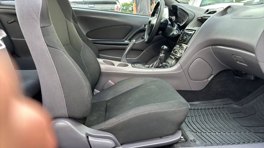 2001 Toyota Celica Image 12