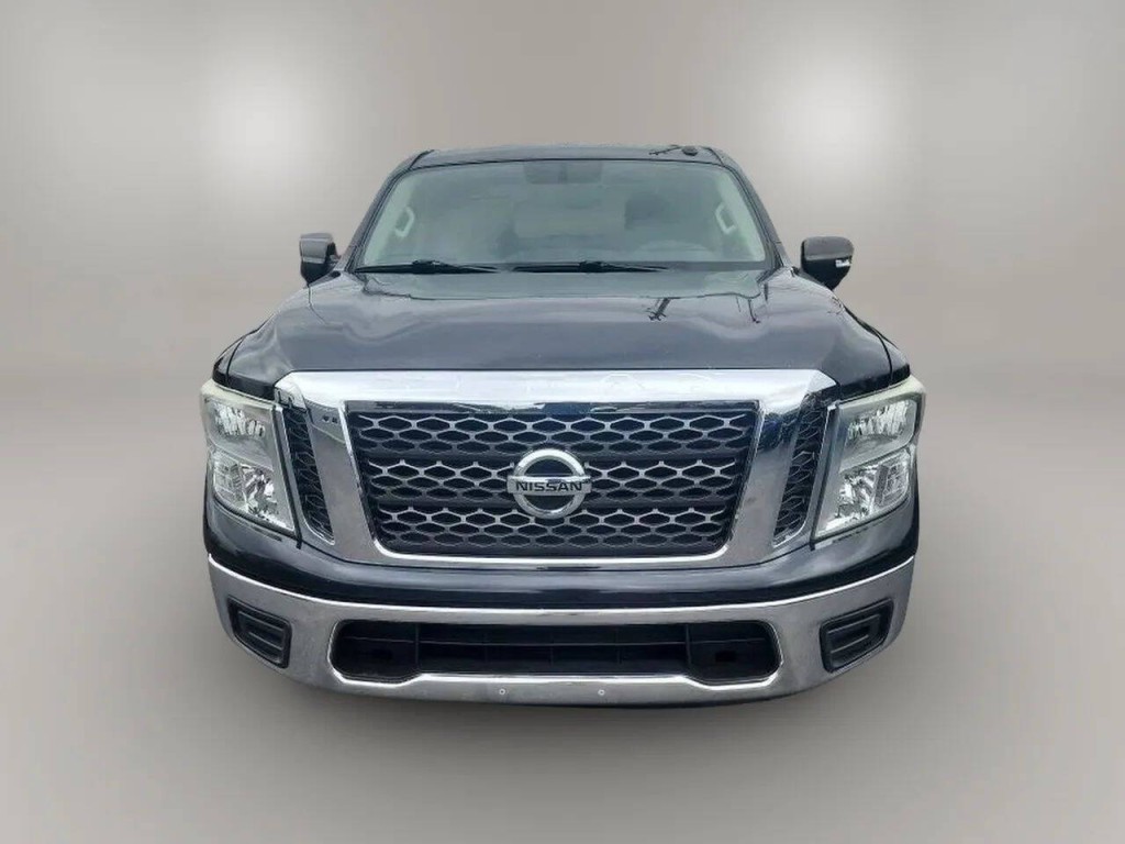 2017 Nissan Titan Image 3