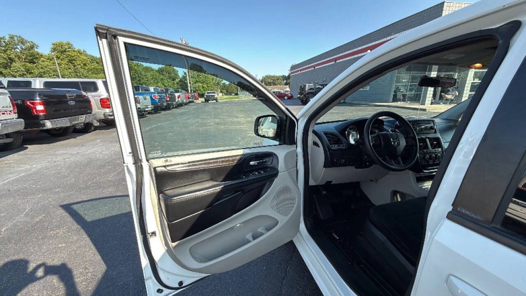 2012 Dodge Grand Caravan Image 15