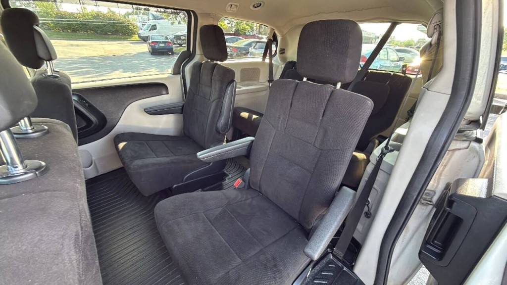 2012 Dodge Grand Caravan Image 17