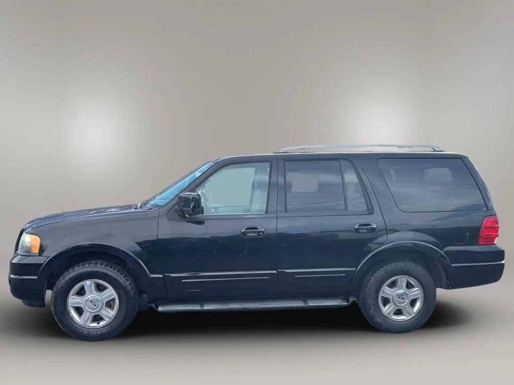 2006 Ford Expedition Image 2