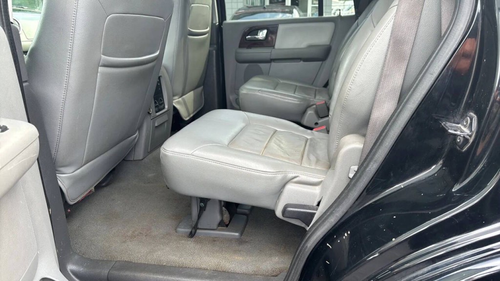 2006 Ford Expedition Image 12