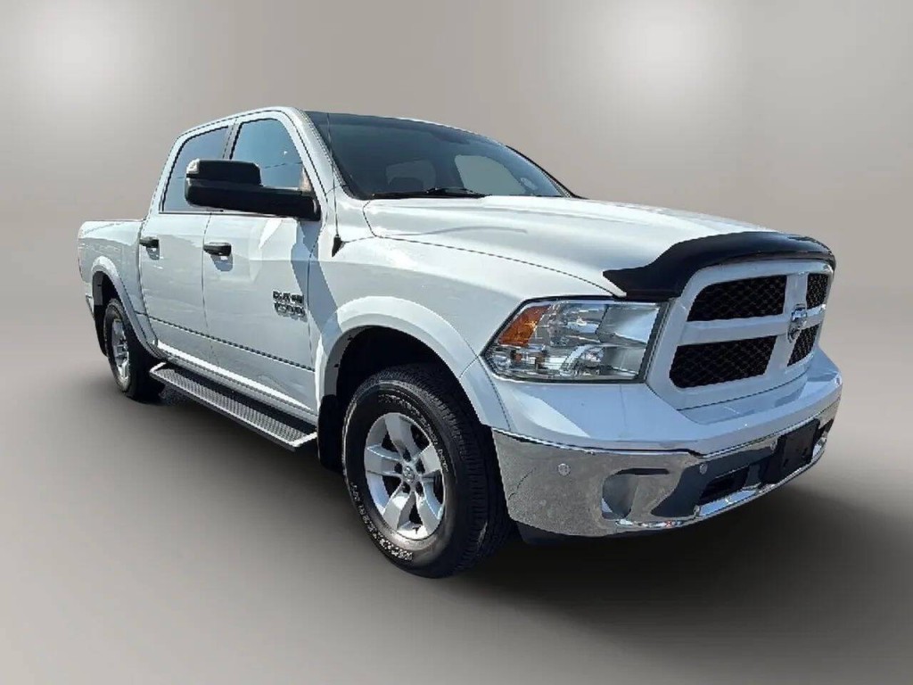 2015 RAM 1500 Image 3