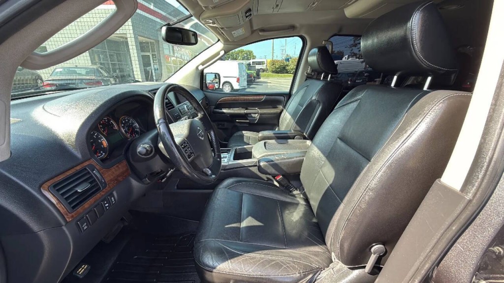 2012 Nissan Armada Image 10